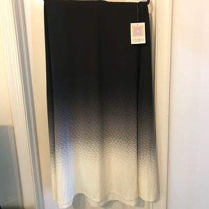 NWT XL Black and White Maxi skirt